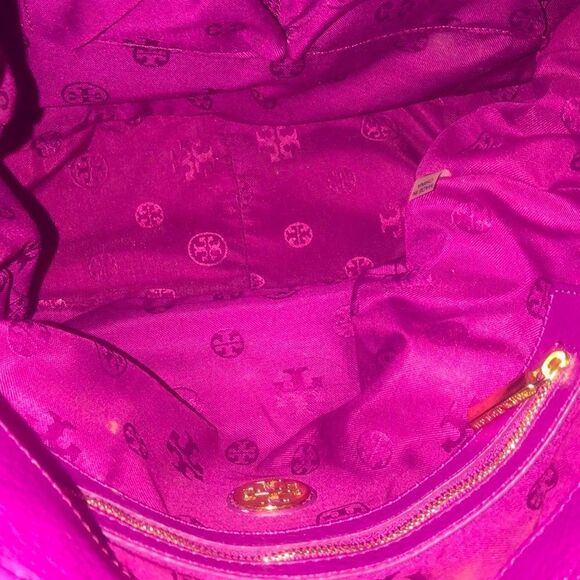 TORY BURCH Amanda Hobo Purple Tumbled Leather Front Pocket Oversized Bag - Picture 10 of 17